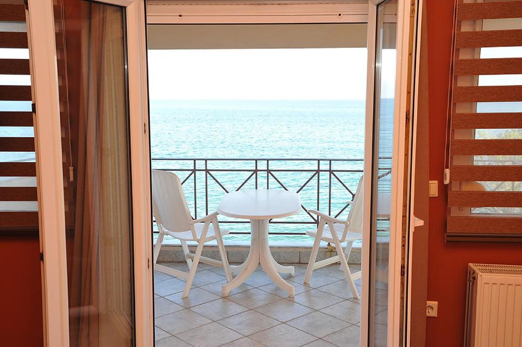 Platána Hotel Pelagos Studios מראה חיצוני תמונה