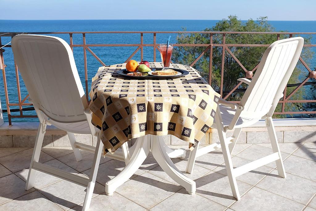 Platána Hotel Pelagos Studios מראה חיצוני תמונה