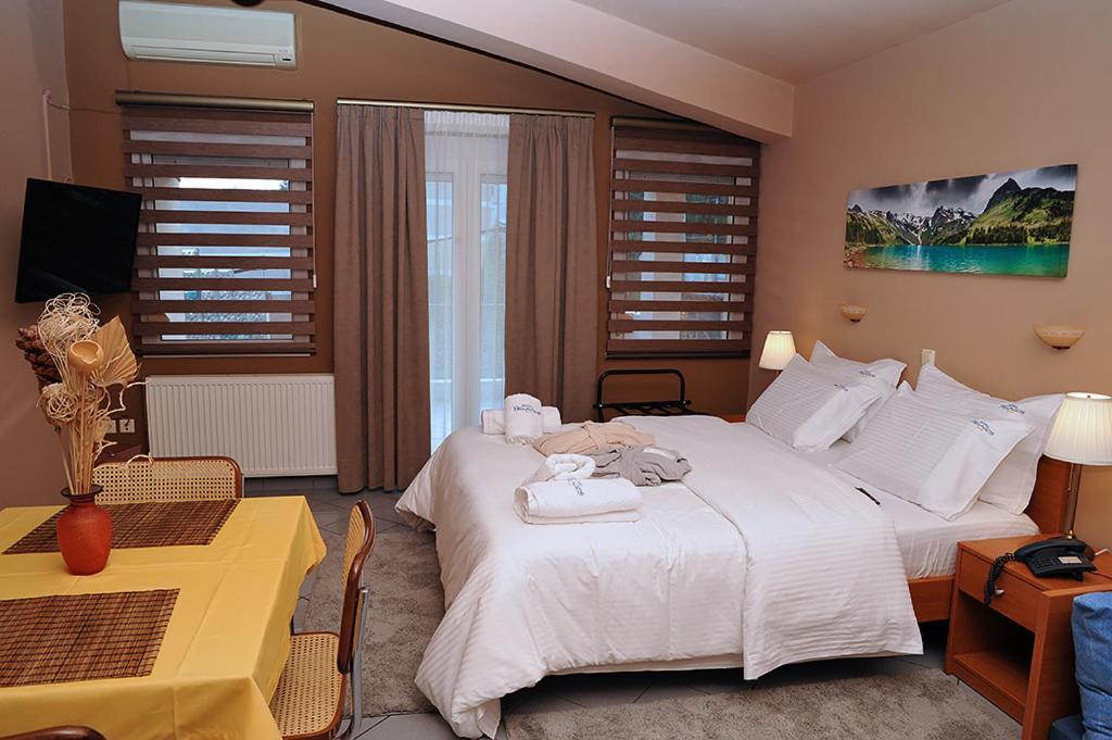 Platána Hotel Pelagos Studios מראה חיצוני תמונה